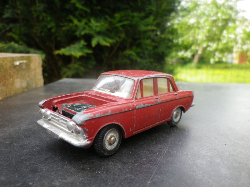 Illustration for article titled Dinky Moskvitch restoration